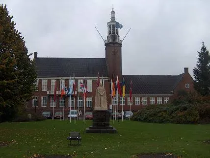Hoogeveen: Raadhuis Hoogeveen